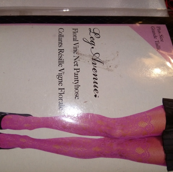 Plus size - Picture 2 of 3